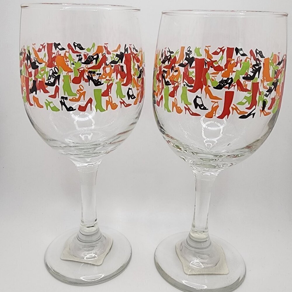 Set of 2 "Shoes" Wine Glasses - Picture 2 of 9